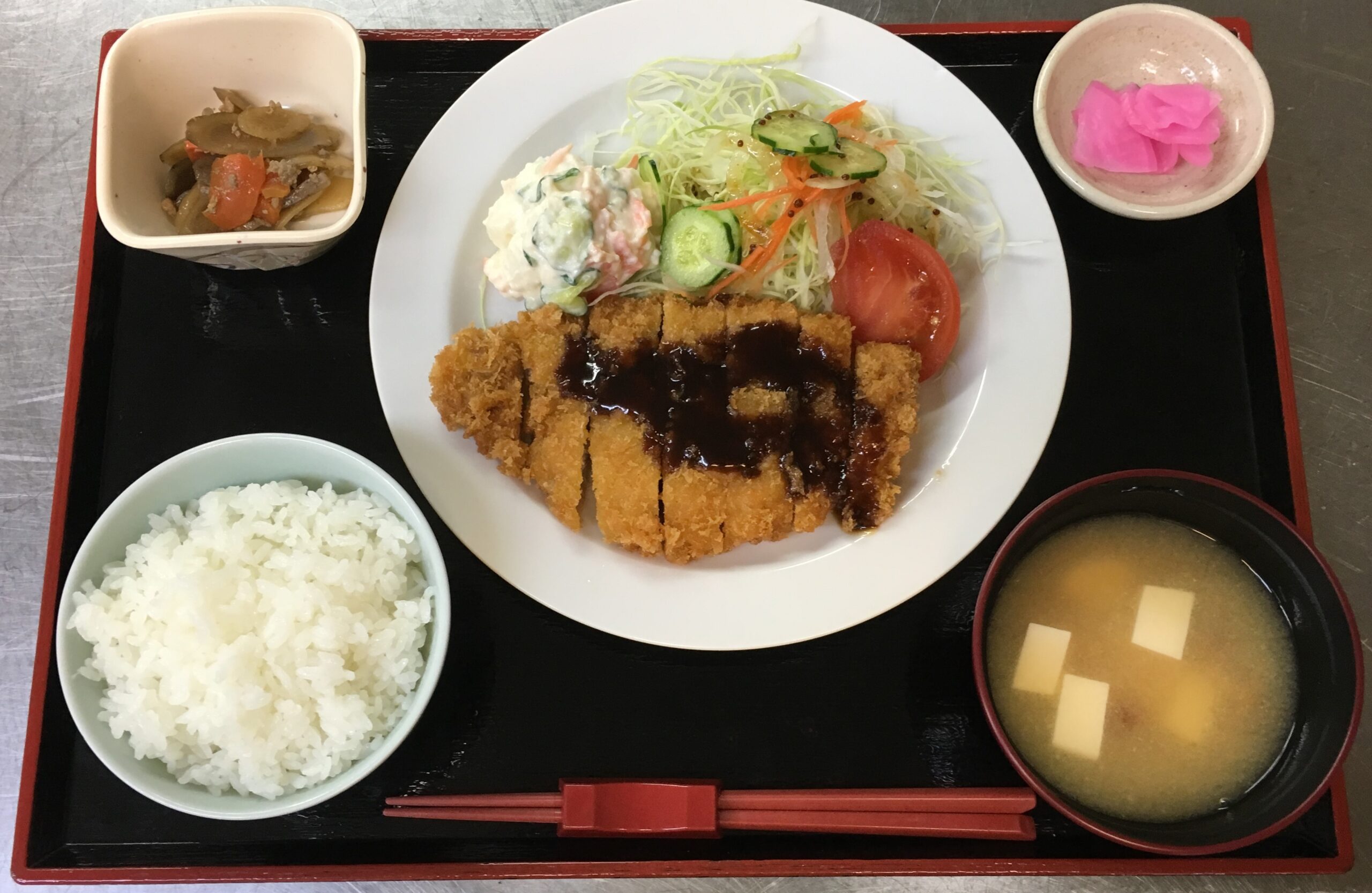 お料理例 (とんかつ定食)